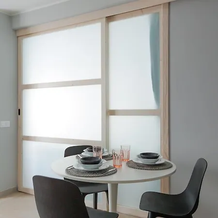 Elegant 2 Bedrooms Flat 5 Minutes From The Sea & Free Parking Apartmán *
