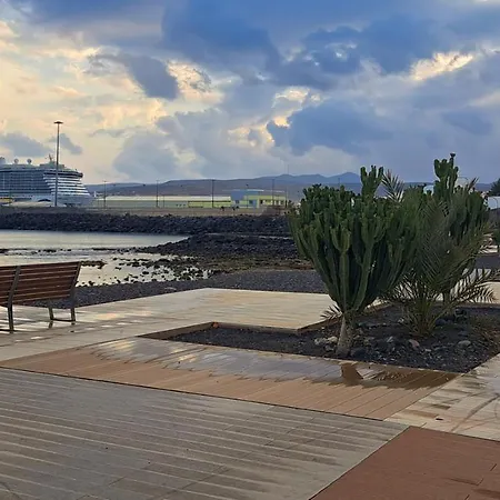 Apartmán Elegant 2 Bedrooms Flat 5 Minutes From The Sea & Free Parking *