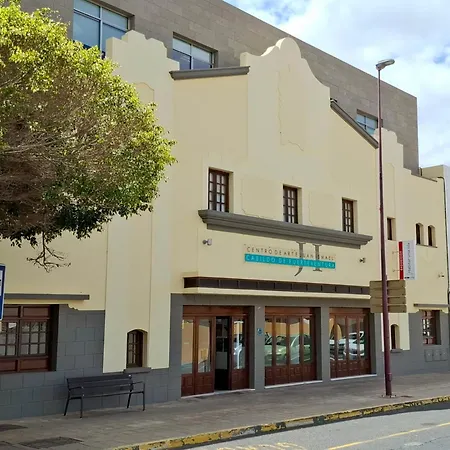 Apartmán Elegant 2 Bedrooms Flat 5 Minutes From The Sea & Free Parking